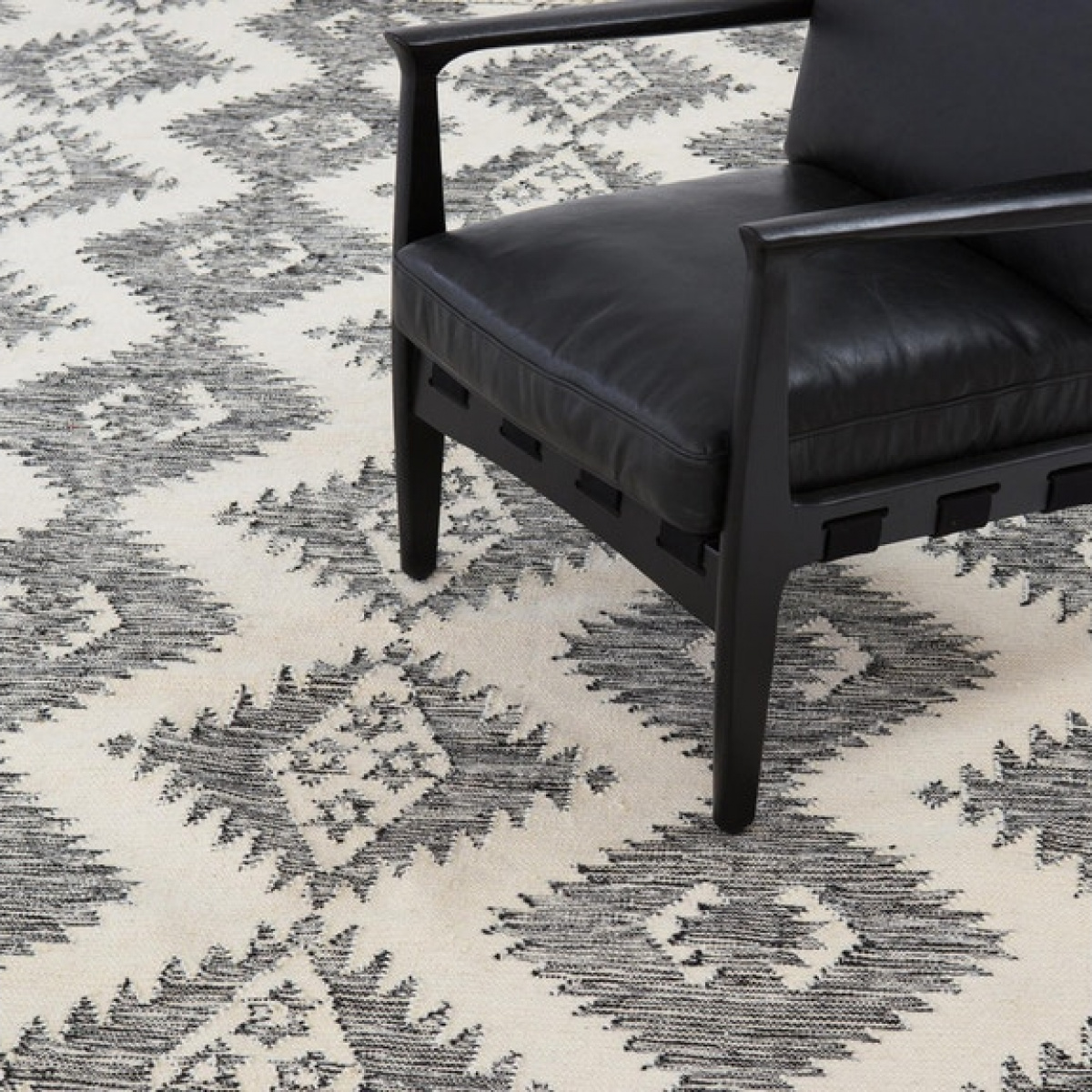 Willow Charcoal and Cream Wool Rug Rugs 7