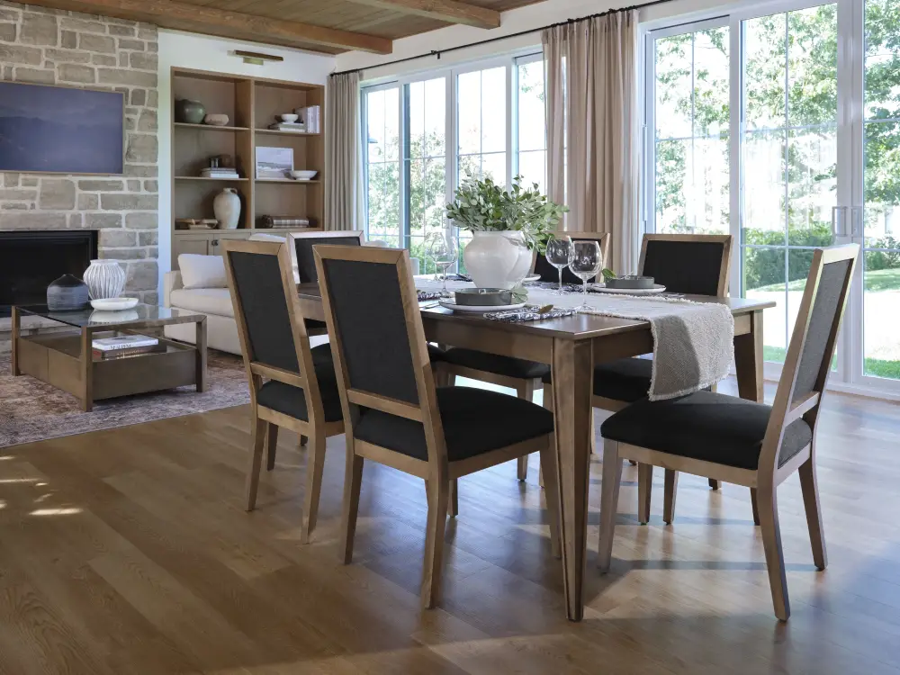 Dining Room Photo 1
